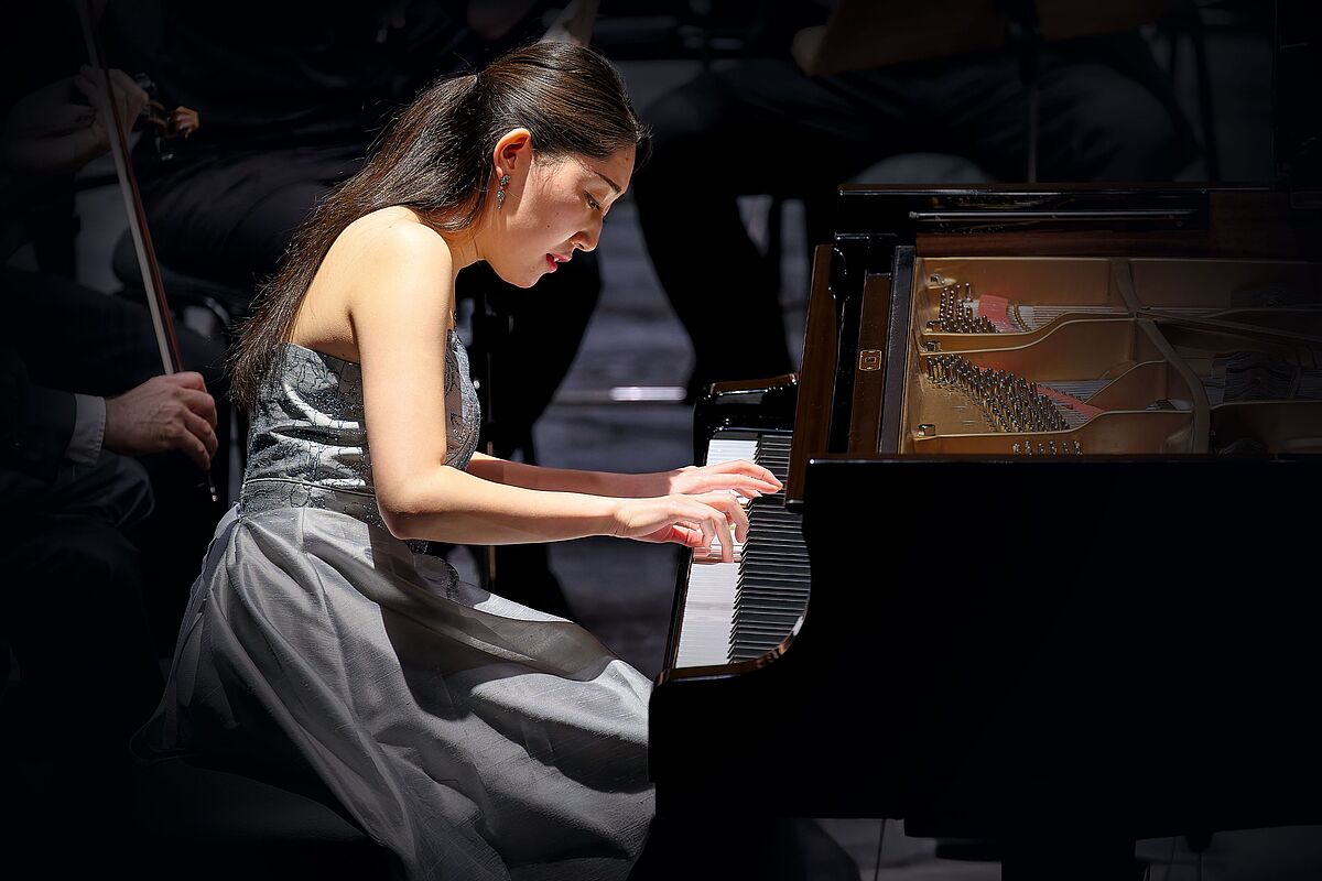 © Mirco Dalchow Pianistin beim Auftritt