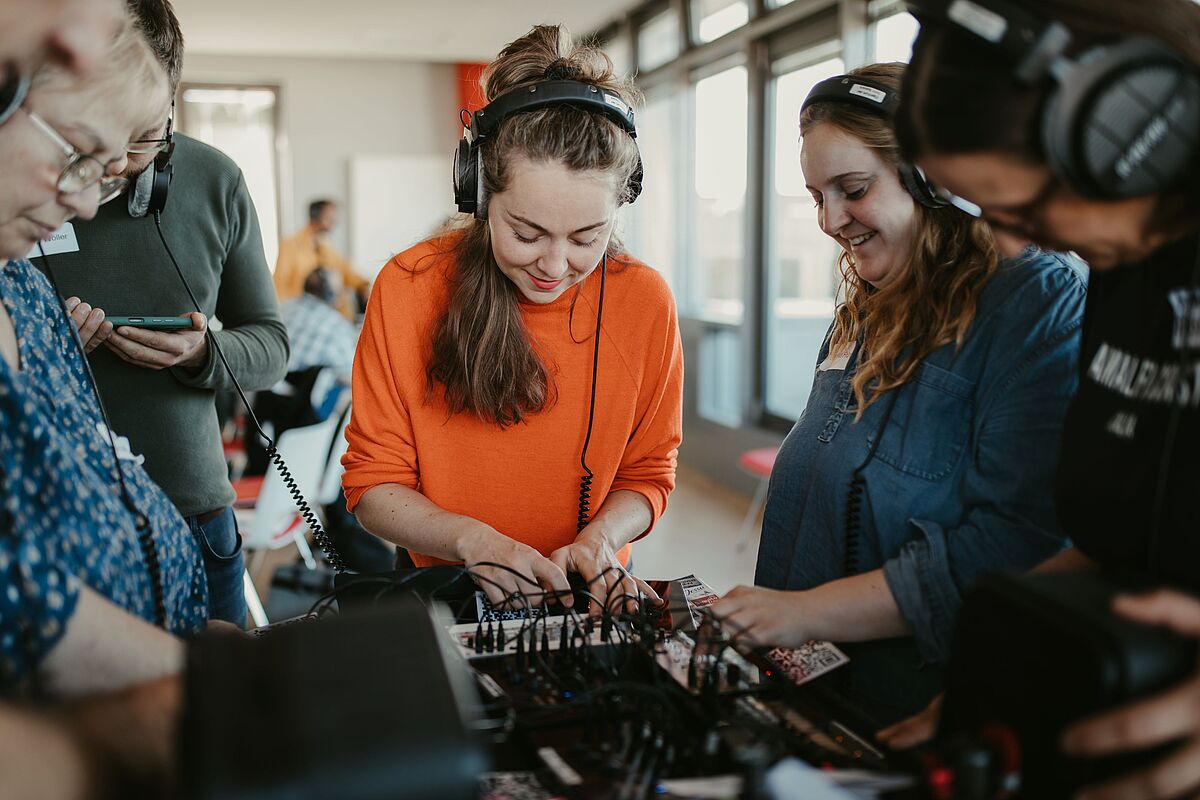 Foto: Mareike Grell Studierende beim digitalen Musizieren