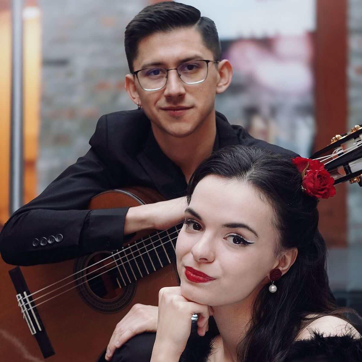 Gesang und Gitarre im Orgelsaal